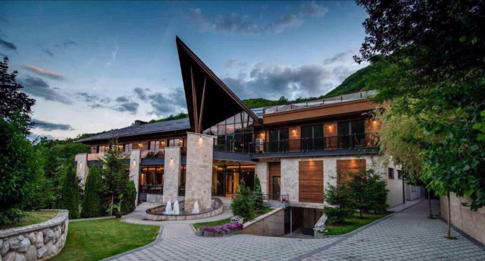 Resort Ujevara E Drinit Peje Ngoại thất bức ảnh